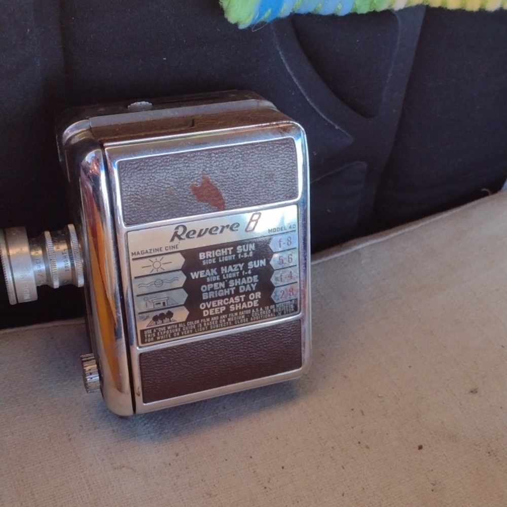 Revere 8 model 40 camera